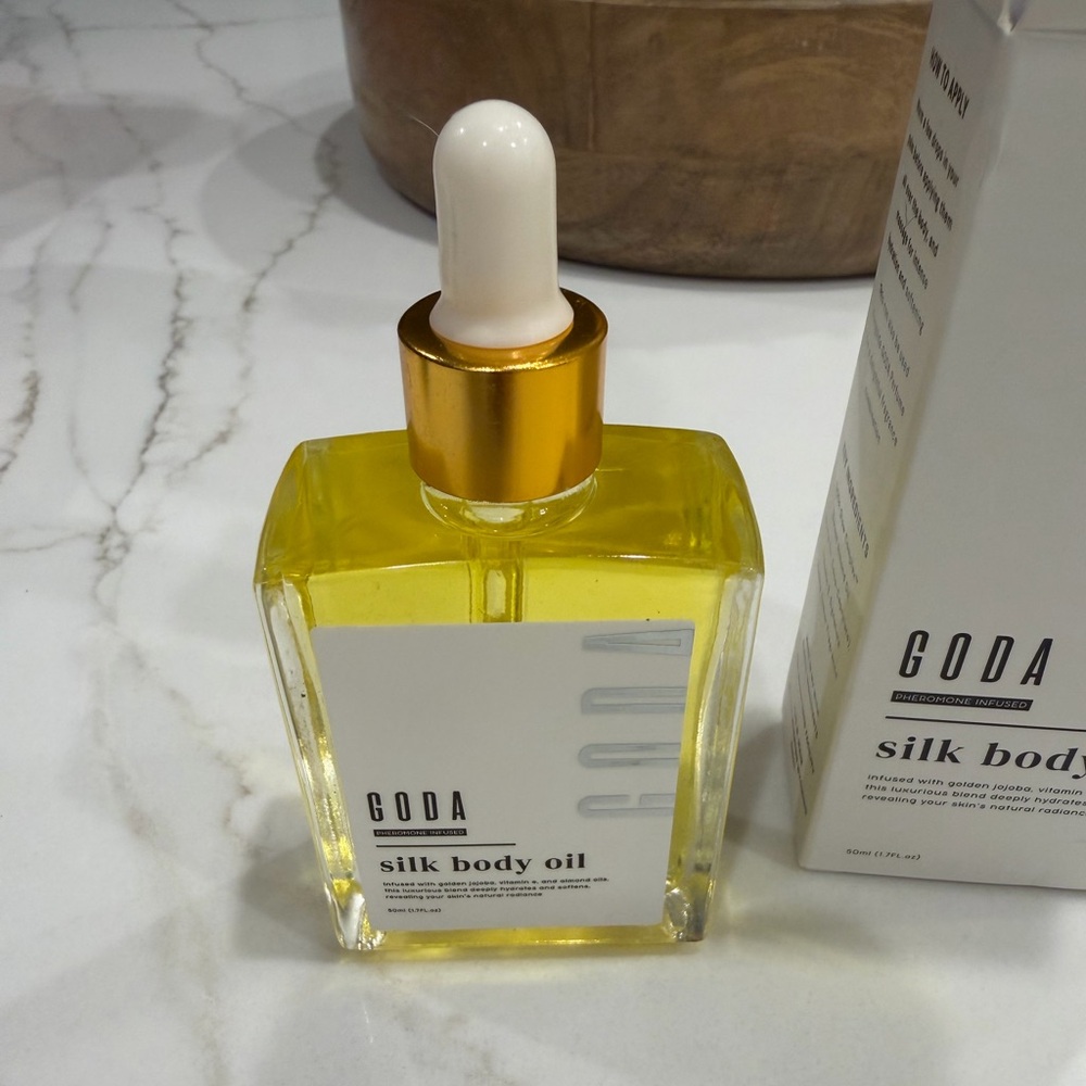 Goda Silk Body Oil NEW! - Picture 2 of 4